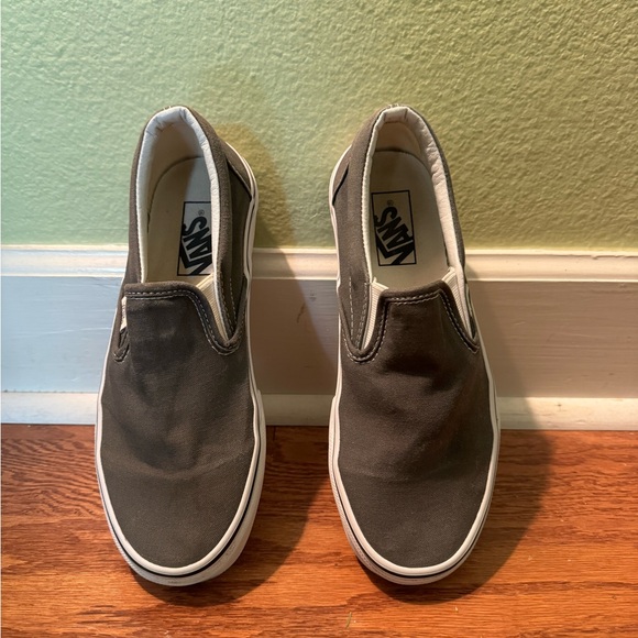 Classic Vans Slip Ons - Picture 5 of 6